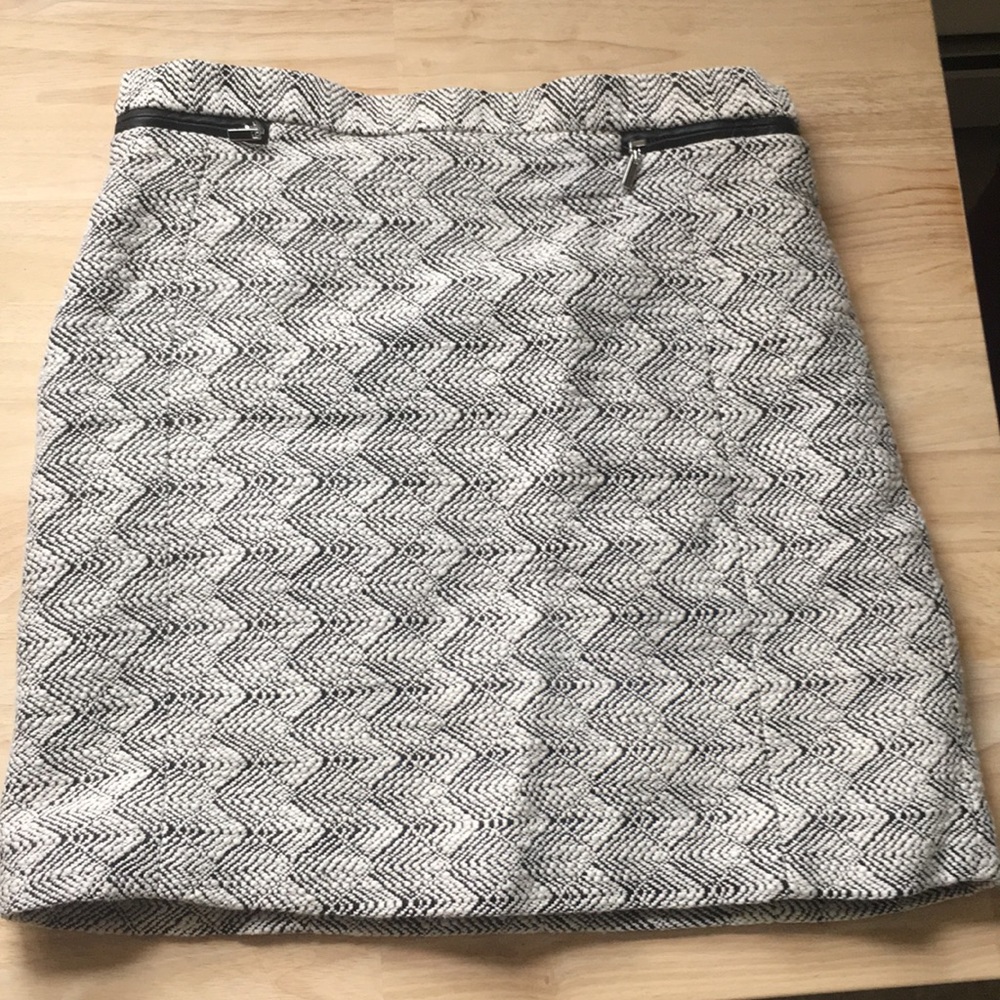 Zig-zag pattern skirt